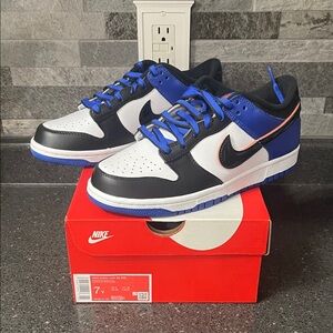 Nike Dunk Low SE - Youth Size 7 - White/Black/Blue